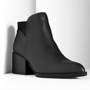 Vera Wang Chelsea Booties